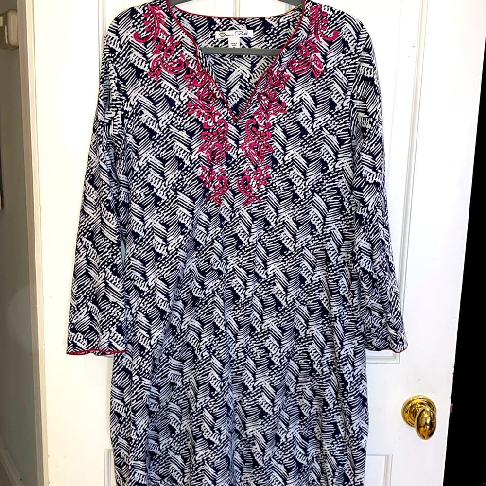 Oscar de la Renta navy white lightweight cotton embroidered tunic caftan coverup